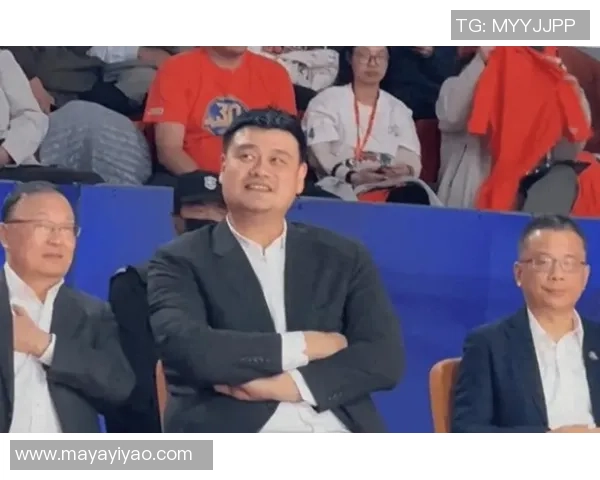 谢霆锋与姚明的巅峰对决:娱乐与体育的完美交融之路 谢霆锋与姚明的巅峰对决:娱乐与体育的完美交融之路