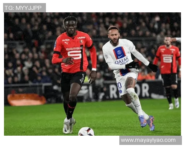 世界杯焦点战巴黎圣日耳曼与AC米兰激战成和神扑瞬间震撼全场