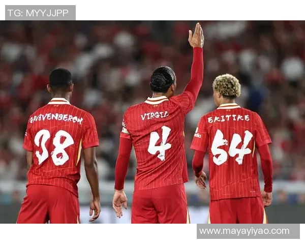 利物浦友谊赛大胜里昂6-2神奇扑救瞬间引发全场欢呼