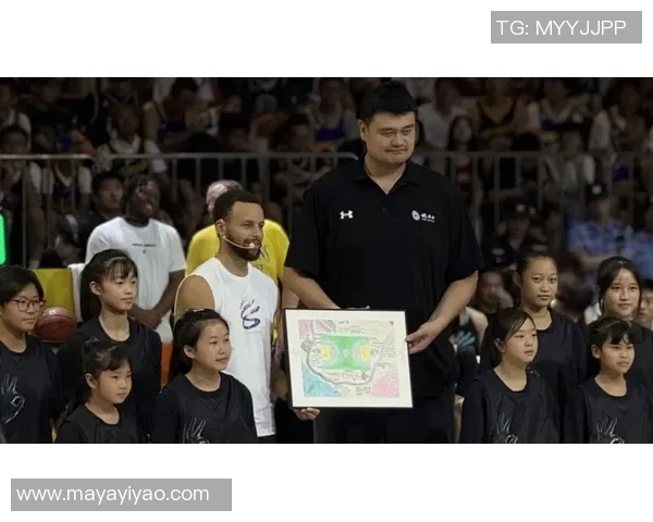 姚明如何融入勇士体系重塑篮球战术与团队协作的新时代