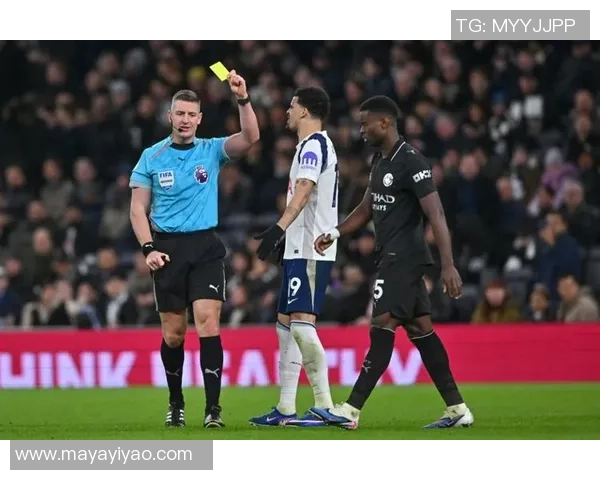 英超激战波尔图大胜尤文图斯争议判罚引发全场热议