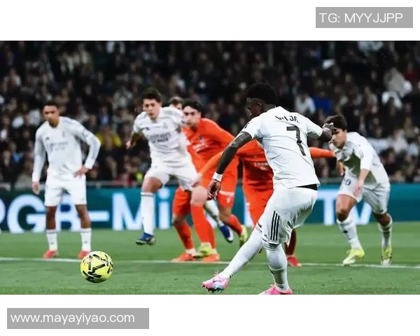 西甲焦点战皇马大胜切尔西补时进球点燃全场气氛与转会传闻交织