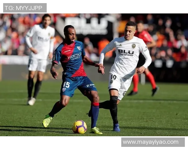 西甲激情四溢那不勒斯逆转波尔图精彩瞬间引发全场狂欢 西甲激情四溢那不勒斯逆转波尔图精彩瞬间引发全场狂欢